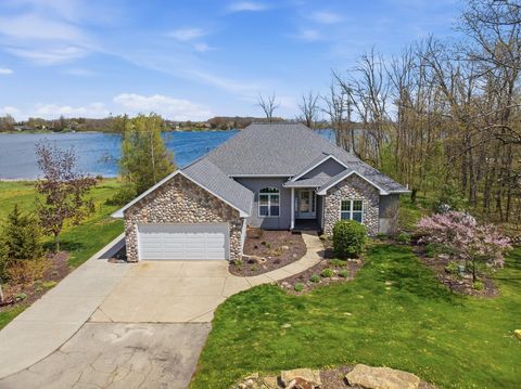 Photo of 633 S Neumeyer Ln, Rockland, WI 54110 (MLS # 1961890)