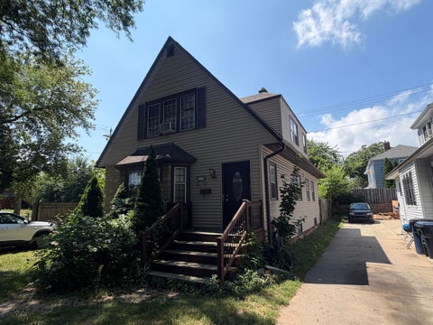 Photo of 2727 N 56th St, Milwaukee, WI 53210 (MLS # 1975488)