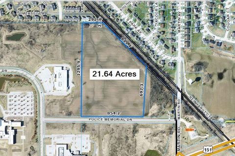 Photo of 381 Police Memorial Dr, Fond Du Lac, WI 54935 (MLS # 1903409)