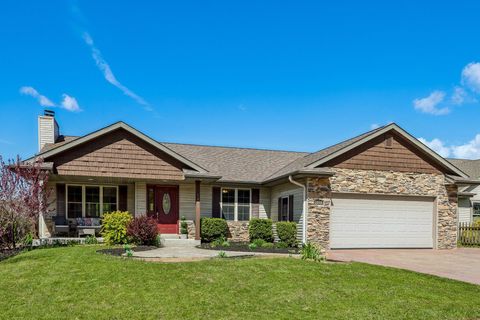 Photo of 1640 Great Forest Dr, West Bend, WI 53090 (MLS # 1961176)