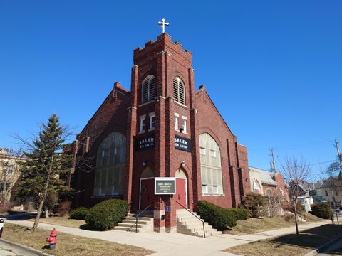 Photo of 2400 N Cramer St, Milwaukee, WI 53211 (MLS # 1953617)