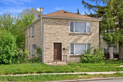 Photo of 3506 W Hampton Ave, Milwaukee, WI 53209 (MLS # 1964111)