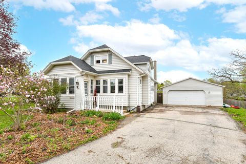Photo of N6612 Juniper Rd, Sugar Creek, WI 53121 (MLS # 1960516)