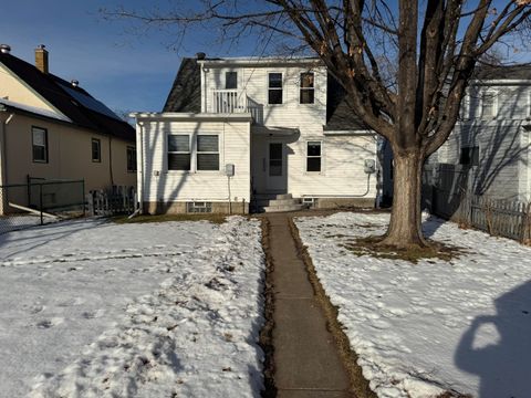 Photo of 2132 Winnebago St, La Crosse, WI 54601 (MLS # 1945847)