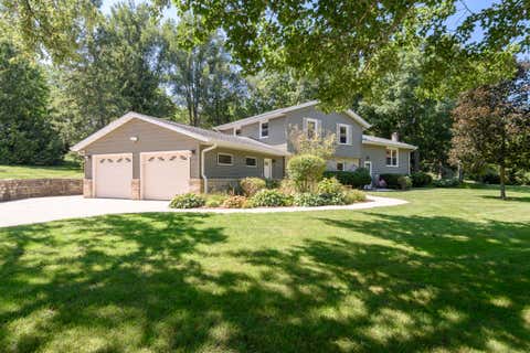 Photo of W285S3467 Snow Goose Trl, Genesee, WI 53189 (MLS # 1977880)