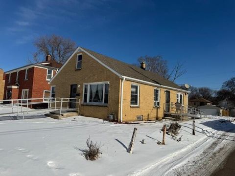 Photo of 4020 N Sherman Blvd, Milwaukee, WI 53216 (MLS # 1949025)