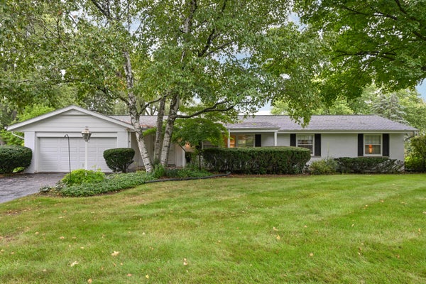 2120 ELM TREE RD, ELM GROVE, WI 53122 - Image 609d14d3bfc00db85fdb5a9ff0762e58/415398084