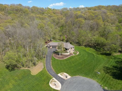 Photo of W6104 Valley Pl, Holmen, WI 54636 (MLS # 1961474)