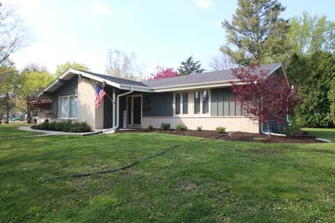 Photo of N93W6266 Arbor Dr, Cedarburg, WI 53012 (MLS # 1961190)