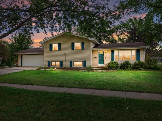 717 ROBY RD, STOUGHTON, WI 53589 - Image 60b827d3fa97dba0200b68763aec9f52/140740947
