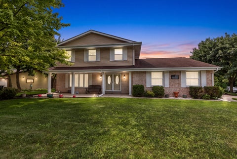 Photo of 9301 S Sherwood Dr, Franklin, WI 53132 (MLS # 1976779)
