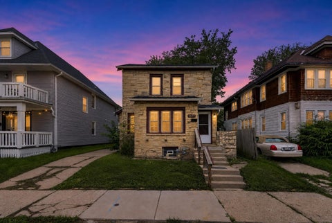 Photo of 2639 N Hubbard St, Milwaukee, WI 53212 (MLS # 1976222)