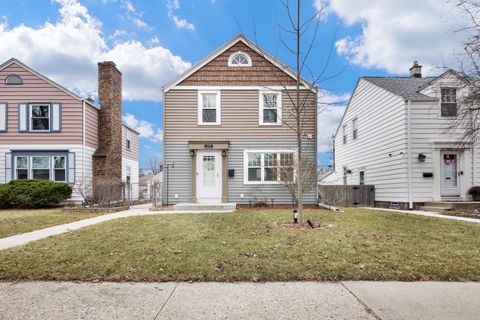 Photo of 3329 S Taylor Ave, Milwaukee, WI 53207 (MLS # 1953591)