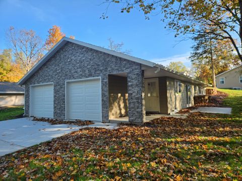 Photo of 8128 Truman Ct, Burlington, WI 53105 (MLS # 1941396)