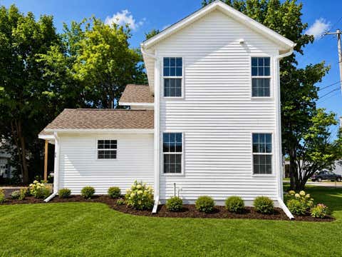 Photo of 28 N Third St, Darien, WI 53114 (MLS # 1977188)