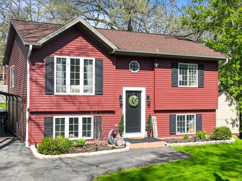 Photo of n3311 Queen Rd, Geneva, WI 53147 (MLS # 1962864)