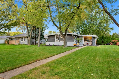 Photo of 5674 S Honey Creek Dr, Milwaukee, WI 53221 (MLS # 1984363)