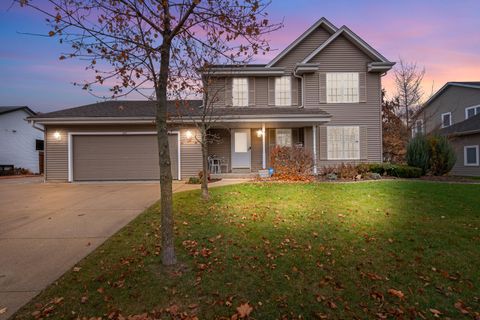 Photo of 226 Beatrice Dr, Hartford, WI 53027 (MLS # 1944191)