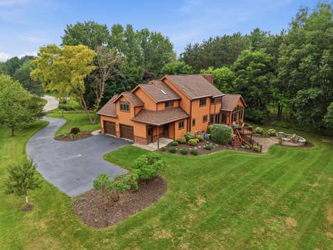 Photo of 4730 Willow Creek Ln, Sheboygan, WI 53083 (MLS # 1976141)
