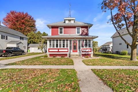 Photo of 20 W Brown St, Waupun, WI 53963 (MLS # 1985794)