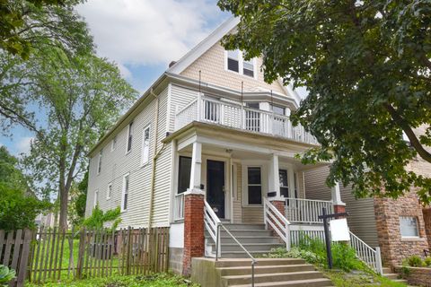 Photo of 2606 N Booth St, Milwaukee, WI 53212 (MLS # 1925408)