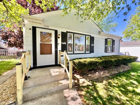 Photo of 6709 W Chambers St, Milwaukee, WI 53210 (MLS # 1962475)