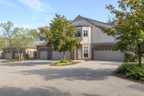 Photo of 18235 W Wisconsin Ave, Brookfield, WI 53045 (MLS # 1977905)