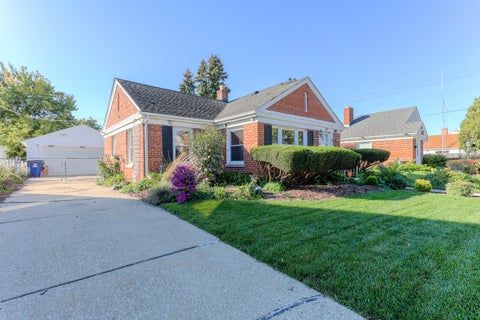 Photo of 2601 19th St, Racine, WI 53403 (MLS # 1984939)