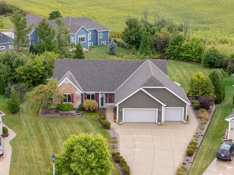 Photo of 1526 Pine Cone Trl, Port Washington, WI 53074 (MLS # 1948112)