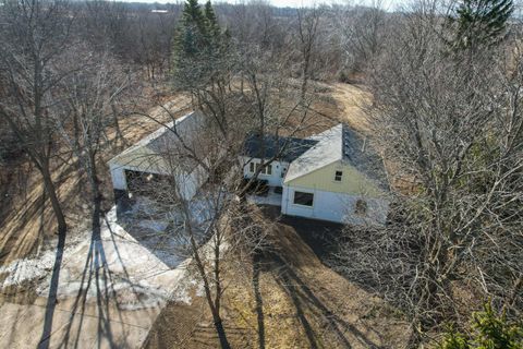 Photo of 1921 W Oakwood Rd, Oak Creek, WI 53154 (MLS # 1906432)