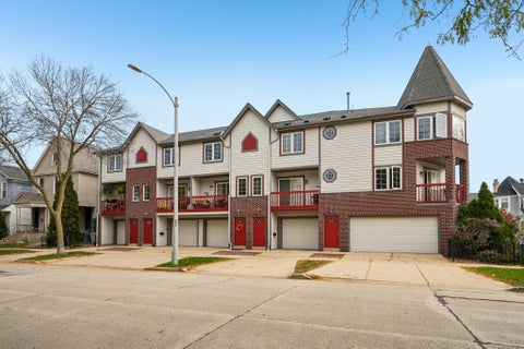 Photo of 1510 N Humboldt Ave, Milwaukee, WI 53202 (MLS # 1986634)