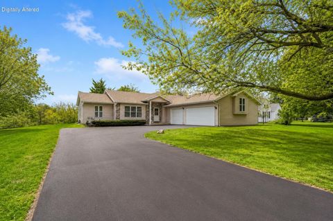 Photo of 9371 S Chicago Rd, Oak Creek, WI 53154 (MLS # 1962526)