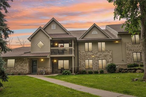 Photo of N80W12900 Fond Du Lac Ave, Menomonee Falls, WI 53051 (MLS # 1925554)