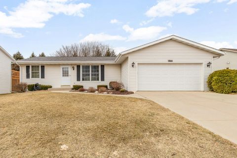 Photo of 1514 Walsh Acres Dr, West Bend, WI 53095 (MLS # 1951931)
