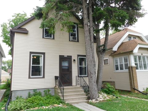 Photo of 1816 S 77th St, West Allis, WI 53214 (MLS # 1970415)