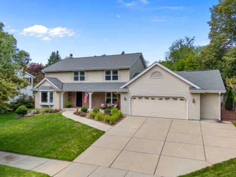 Photo of W72N951 Harrison Ave, Cedarburg, WI 53012 (MLS # 1884796)
