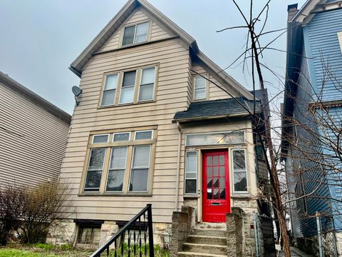 Photo of 1682-1684 N Cass St, Milwaukee, WI 53202 (MLS # 1956384)