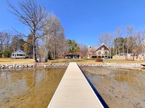 Photo of W336N6496 Lakeview Dr, Merton, WI 53066 (MLS # 1953673)