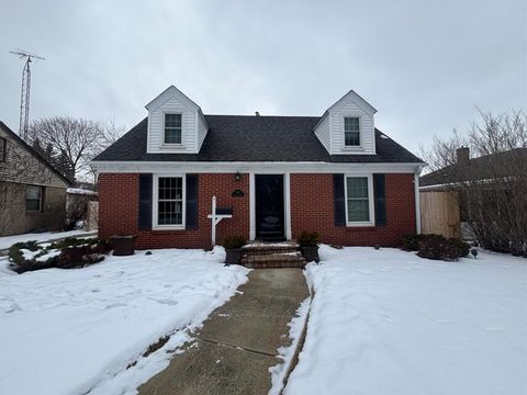 Photo of 708 Illinois St, Racine, WI 53405 (MLS # 1949701)