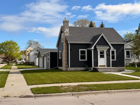 Photo of 1924 24Th St, Two Rivers, WI 54241 (MLS # 1963750)
