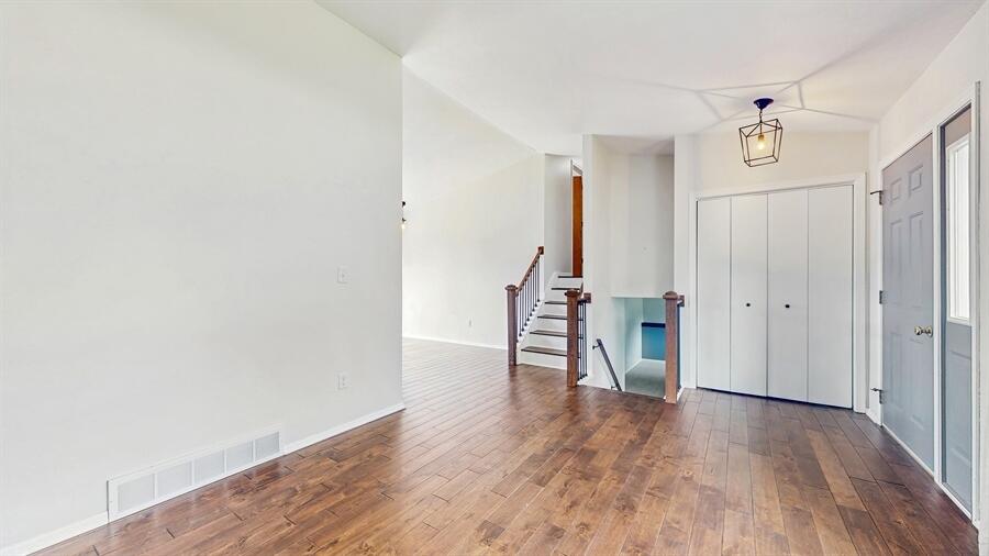 Walworth, Wisconsin 53184, United States, 4 Bedrooms Bedrooms, ,3 BathroomsBathrooms,Residential,Pending,157429