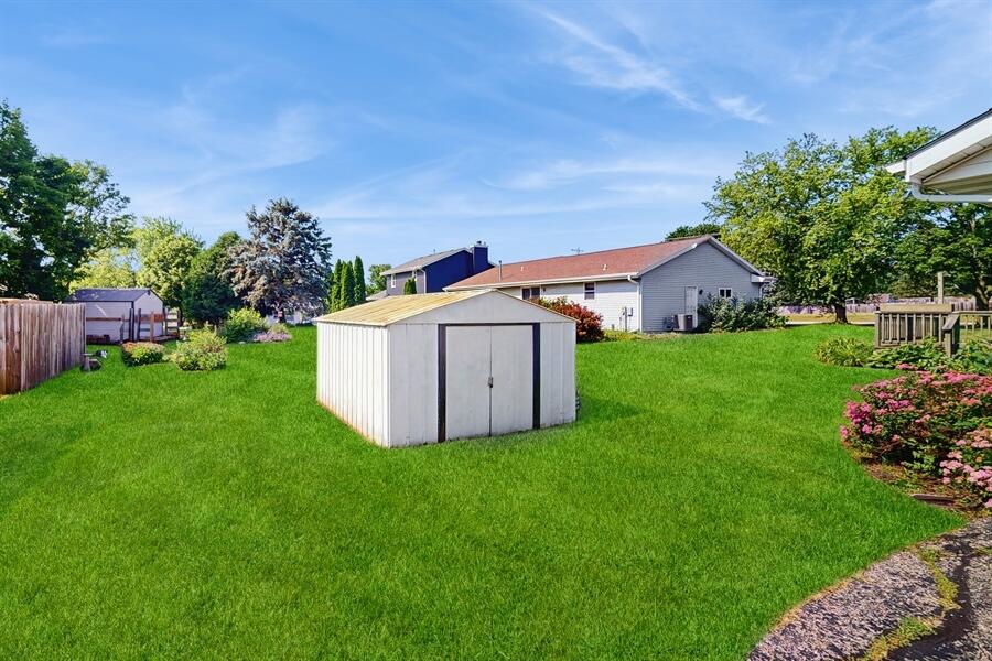 Walworth, Wisconsin 53184, United States, 4 Bedrooms Bedrooms, ,3 BathroomsBathrooms,Residential,Pending,157429