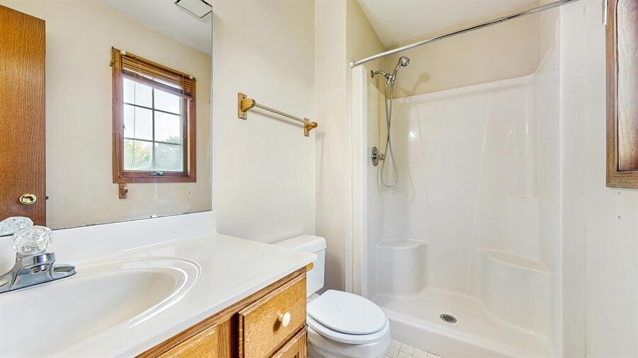 Walworth, Wisconsin 53184, United States, 4 Bedrooms Bedrooms, ,3 BathroomsBathrooms,Residential,Pending,157429