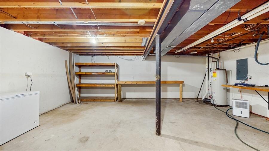 Walworth, Wisconsin 53184, United States, 4 Bedrooms Bedrooms, ,3 BathroomsBathrooms,Residential,Pending,157429