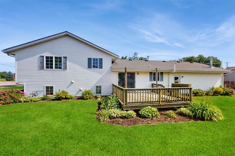 Walworth, Wisconsin 53184, United States, 4 Bedrooms Bedrooms, ,3 BathroomsBathrooms,Residential,Pending,157429