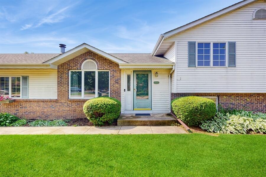 Walworth, Wisconsin 53184, United States, 4 Bedrooms Bedrooms, ,3 BathroomsBathrooms,Residential,Pending,157429