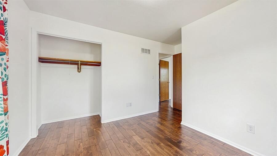 Walworth, Wisconsin 53184, United States, 4 Bedrooms Bedrooms, ,3 BathroomsBathrooms,Residential,Pending,157429