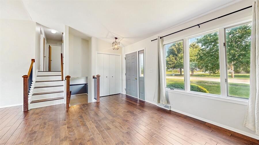 Walworth, Wisconsin 53184, United States, 4 Bedrooms Bedrooms, ,3 BathroomsBathrooms,Residential,Pending,157429