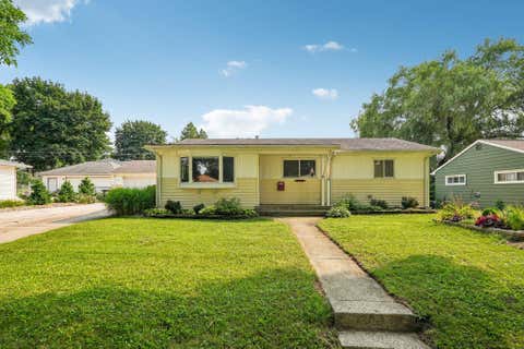 Photo of 1633 Aldoro Dr, Waukesha, WI 53188 (MLS # 1975960)