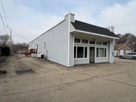 Photo of 629 Cogswell Dr, Salem Lakes, WI 53170 (MLS # 1968869)